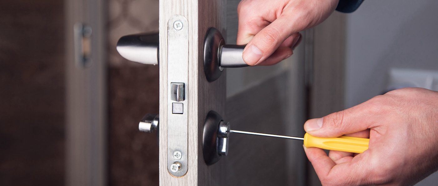 porte claquee serrurier lyon 1